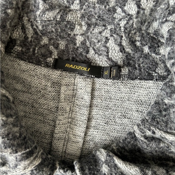 Razoli boutique style Women’s Car Coat with wired collar for festive look, SZ XL - Picture 2 of 3